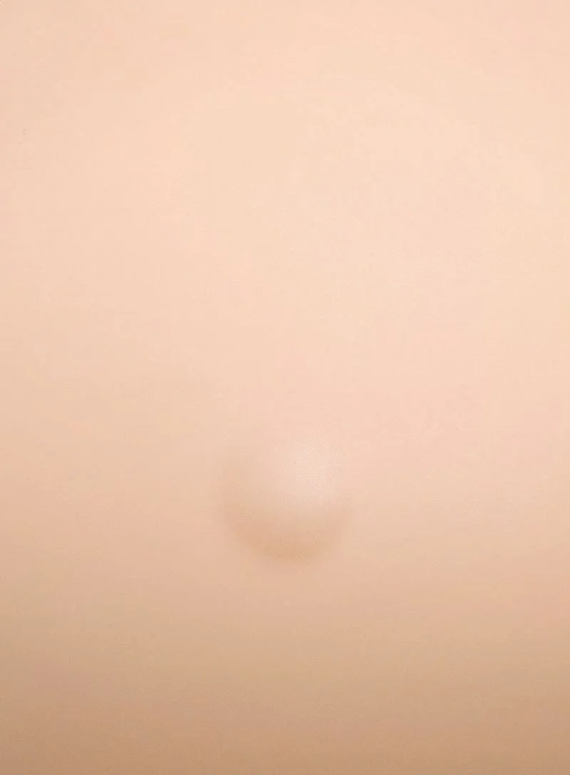 Amoena: Balance Natura Light Volume Delta Prosthesis Nude - Image 4