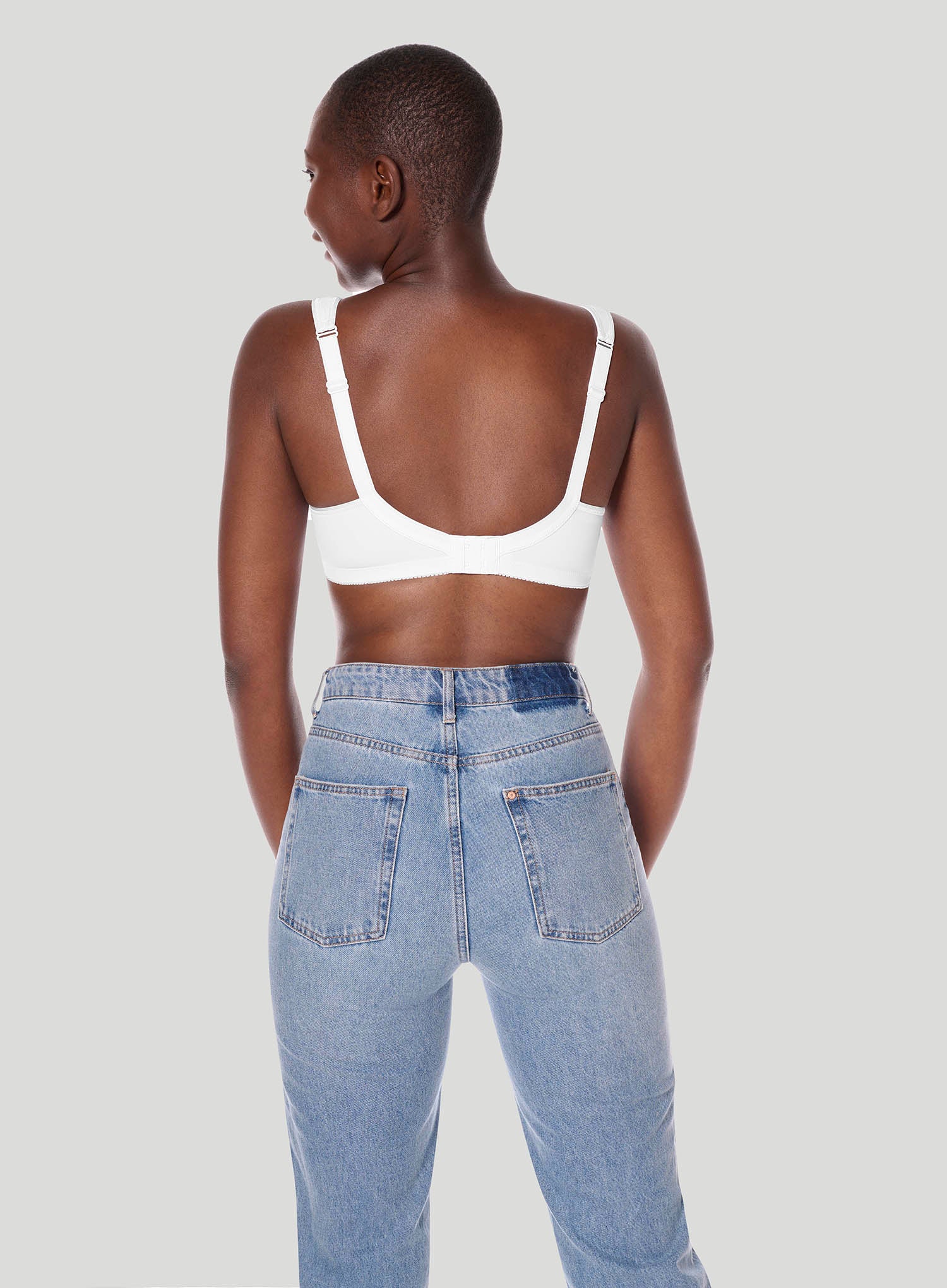 Amoena: Isadora Soft Cup Mastectomy Bra White - Image 3