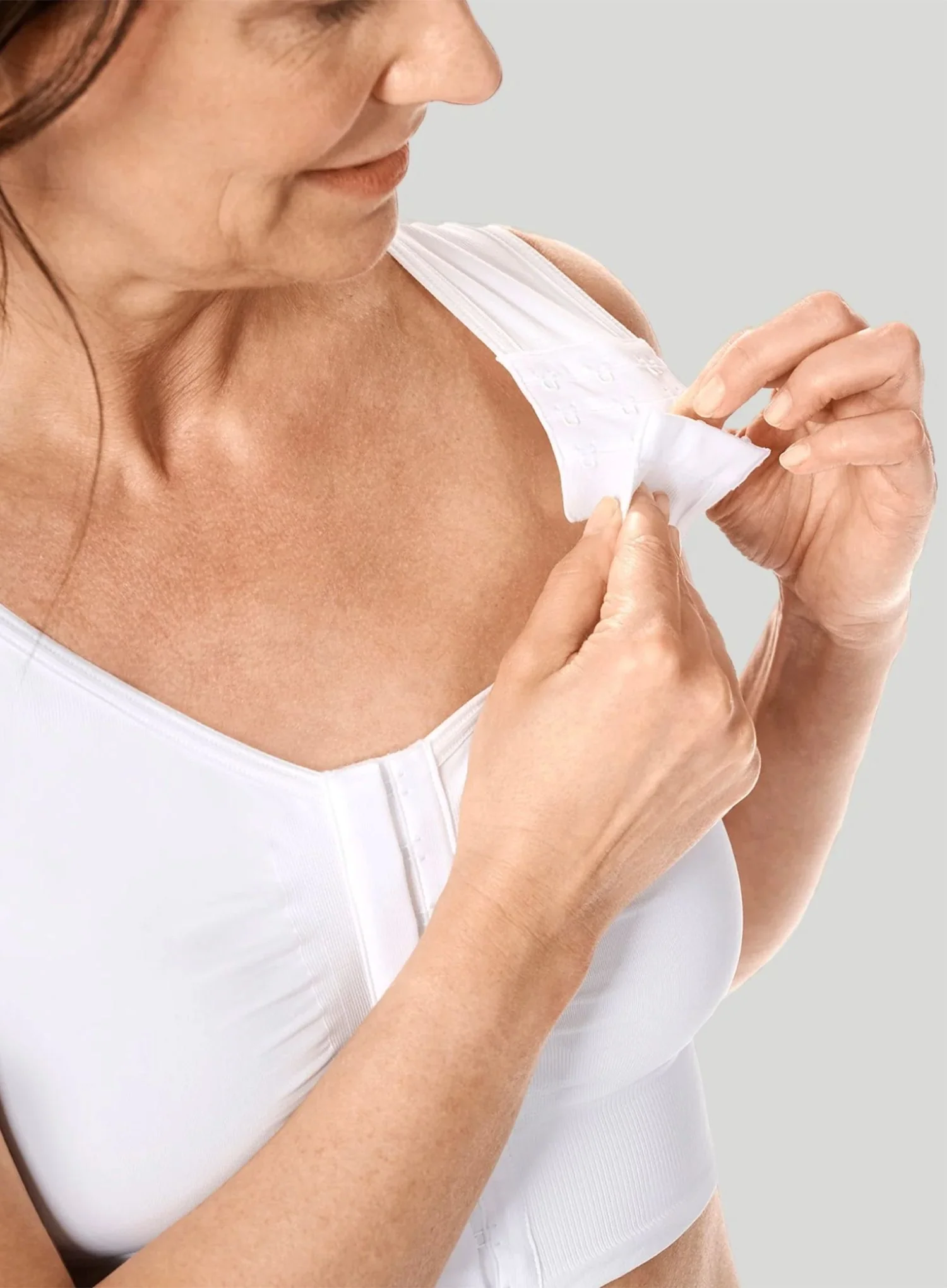 Amoena: Lymph Flow Long Front Closure Soft Compression Bra White - Image 3