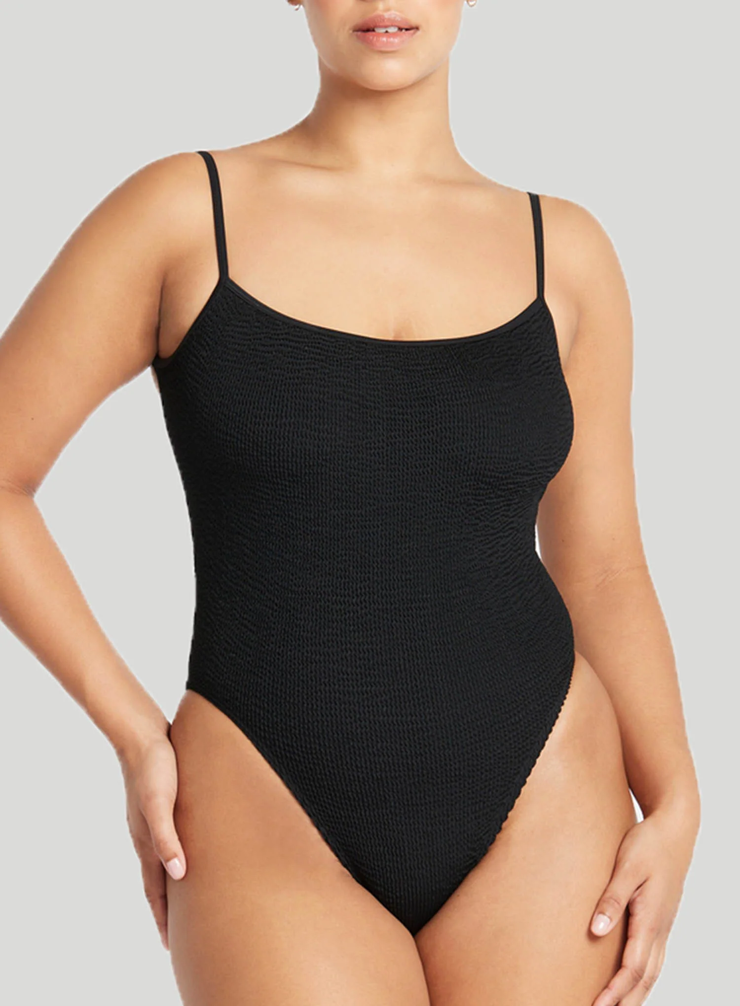 Bond Eye: Low Palace One Piece Black - Image 5