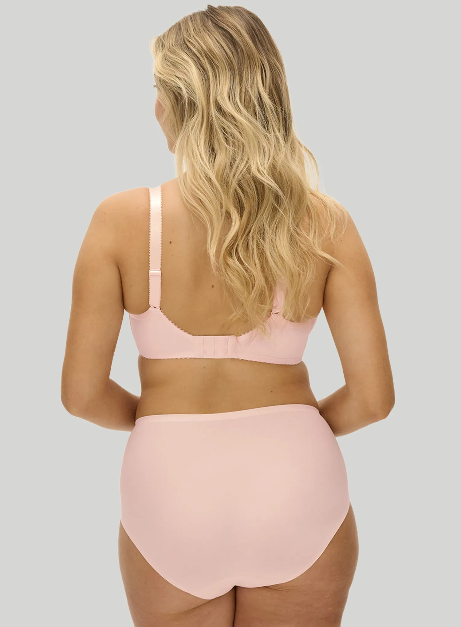 Fantasie: Rebecca Essentials Underwired Moulded Spacer Bra Blush - Image 3