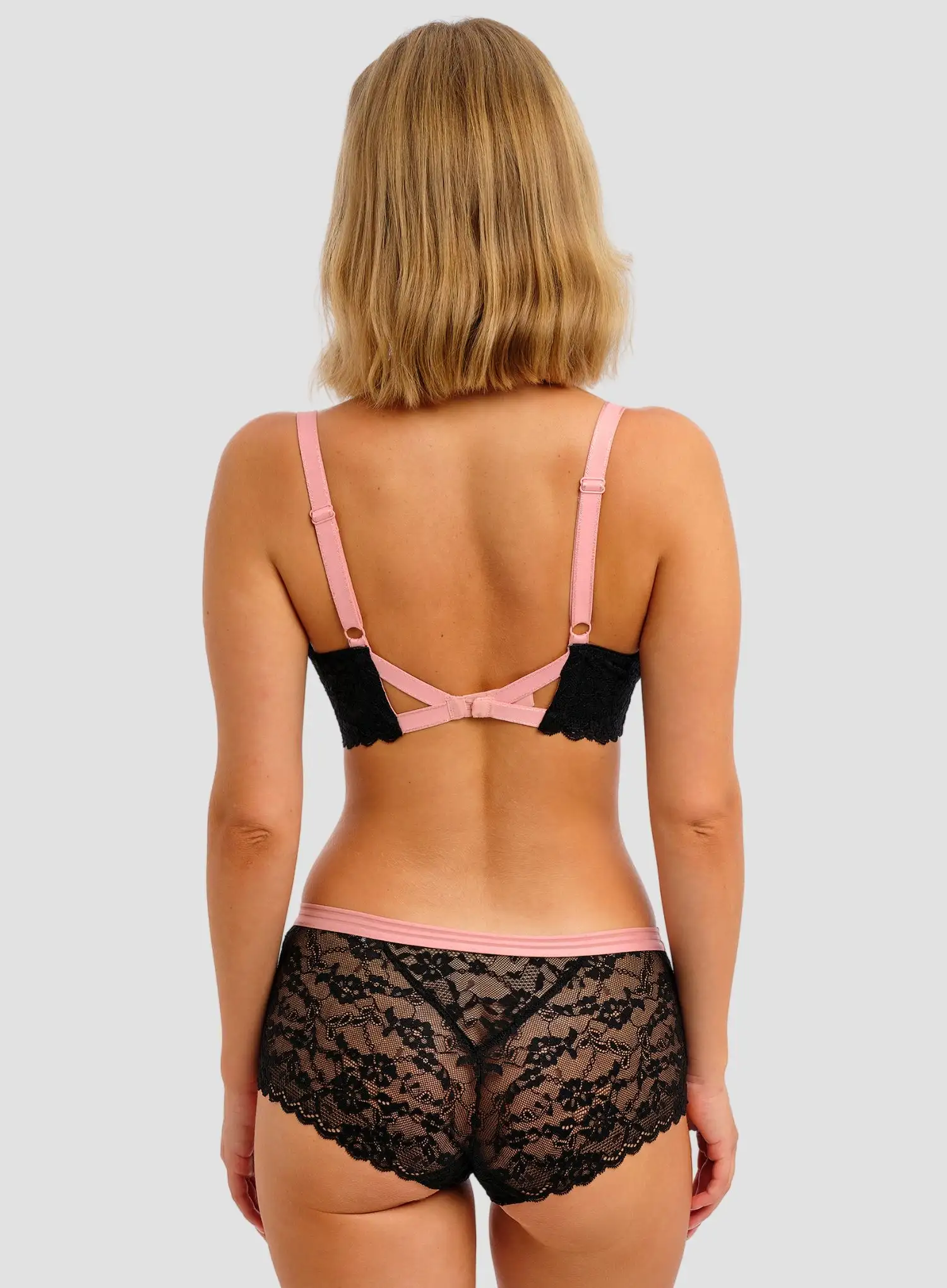 Freya: Offbeat Lace Short Black - Image 2