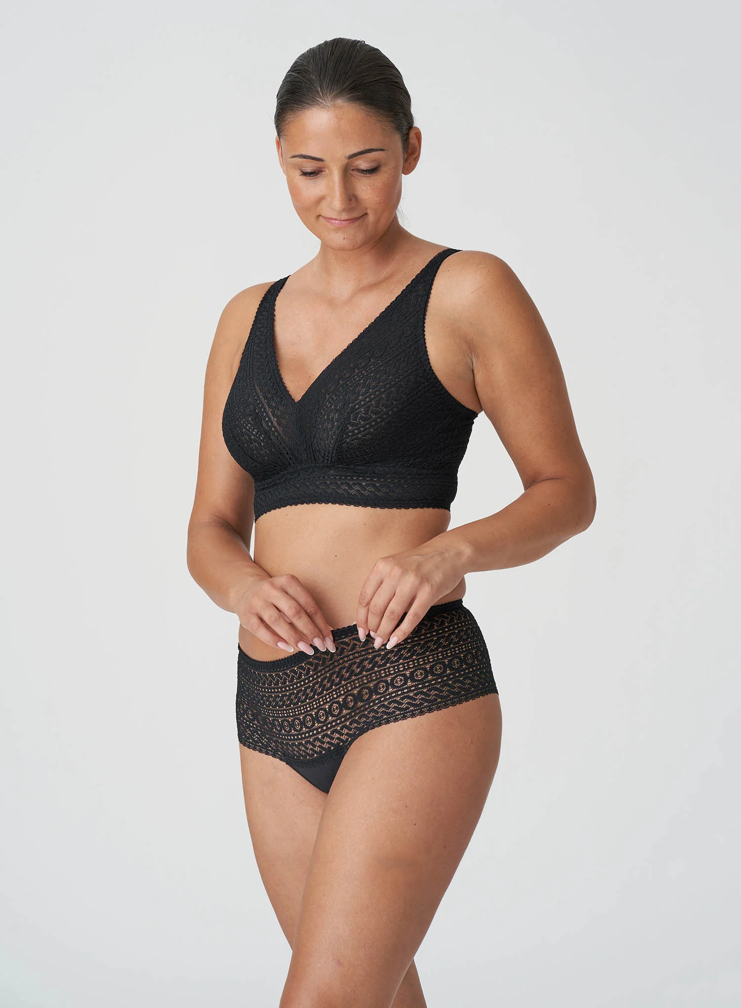 Primadonna: Montara Luxury Thong Black - Image 2
