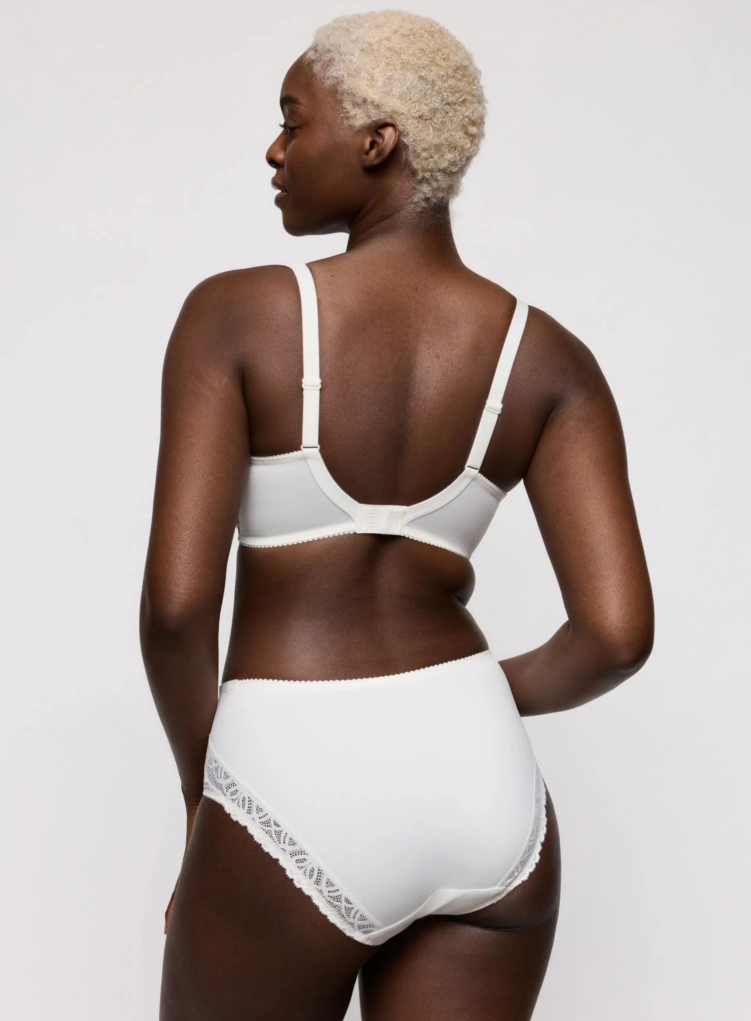 Primadonna: Salerno Half Padded Plunge Bra Natural - Image 3