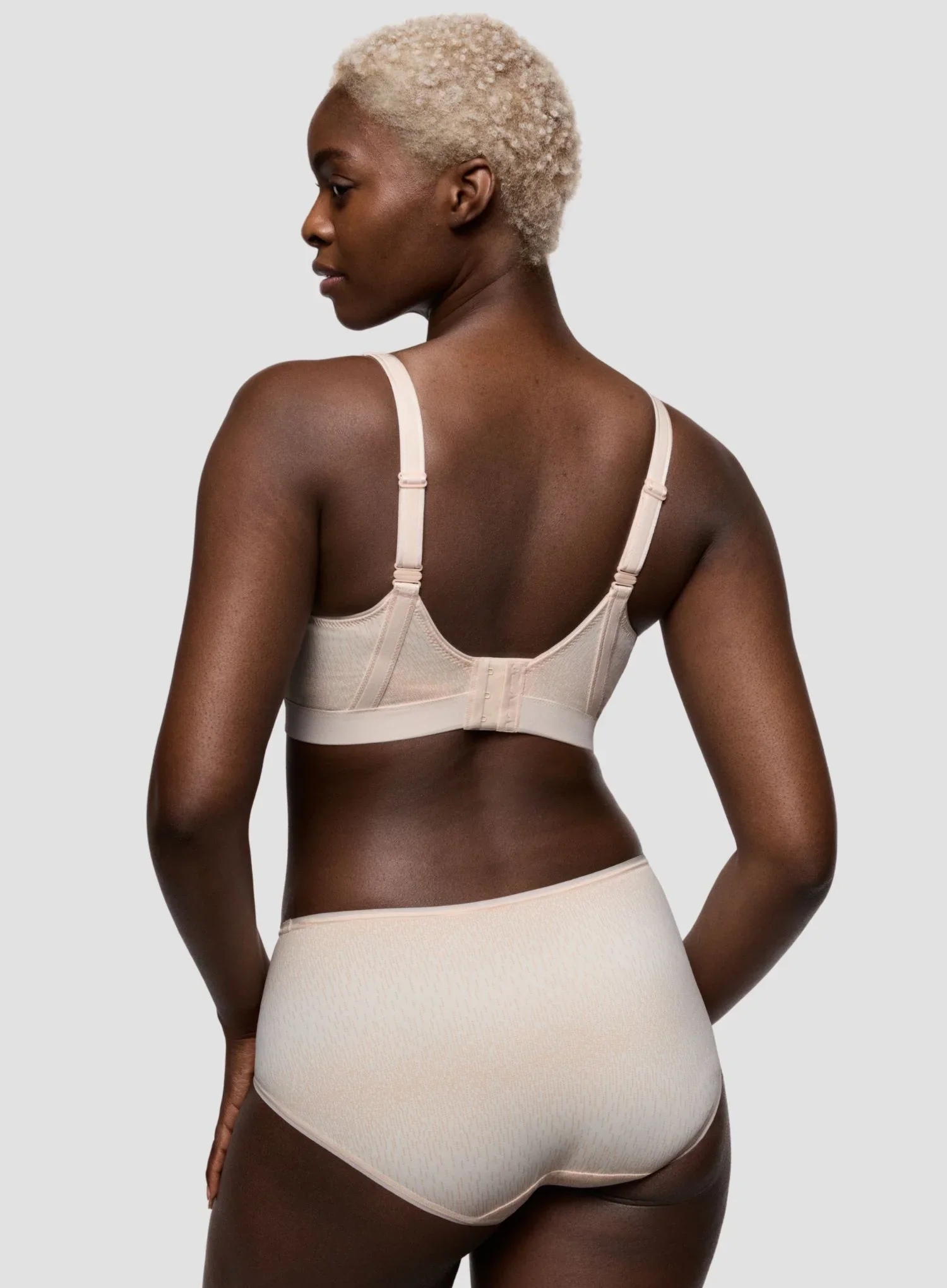 Primadonna Sport: The Gym Non Padded Wired Sports Bra Venus - Image 2