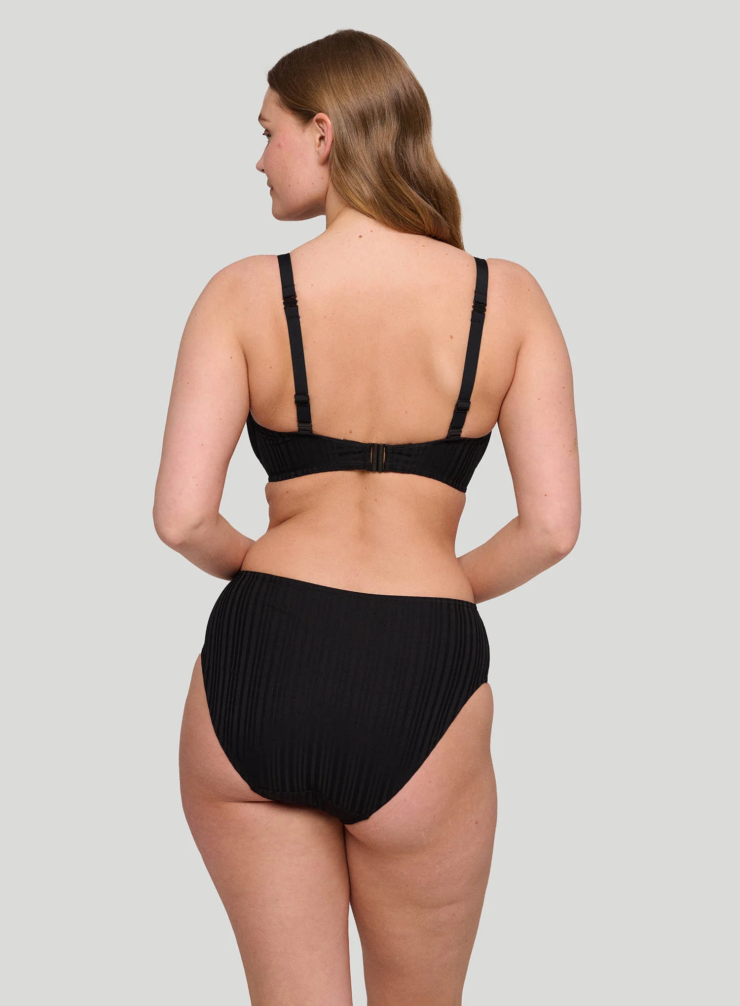 Primadonna Swim: Kiruna Full Cup Underwired Bikini Top Black - Image 4