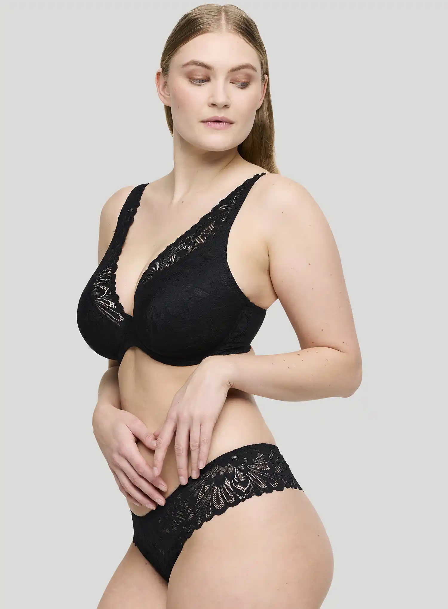 Primadonna Twist: Rupi Thong Black - Image 3