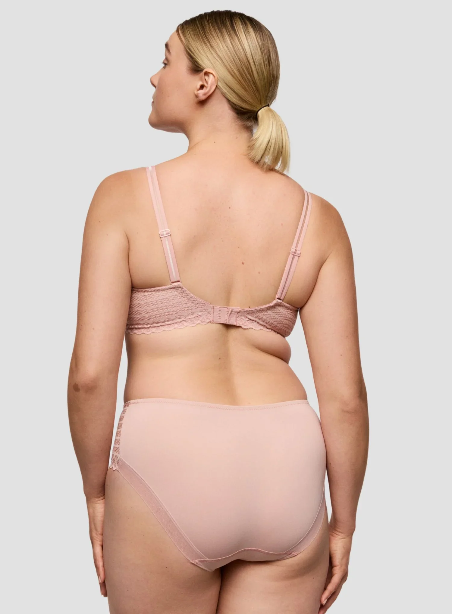 Primadonna Twist: Twist Side Padded Heart Shape Bra Powder Rose - Image 3