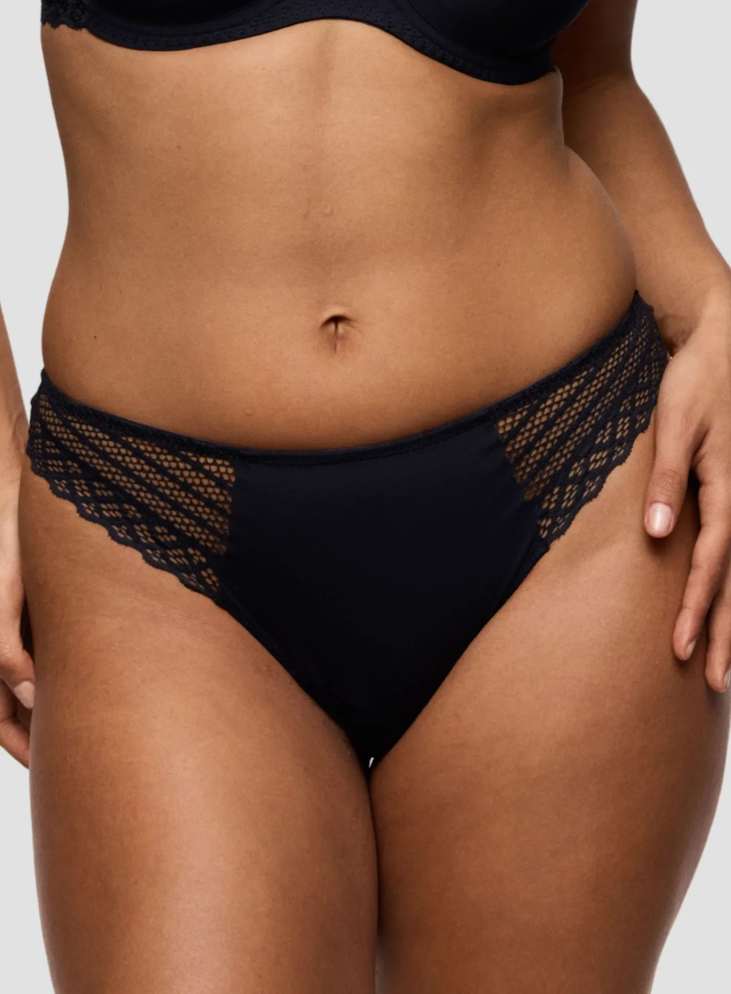 Primadonna Twist: Twist Side Thong Charcoal - Image 4