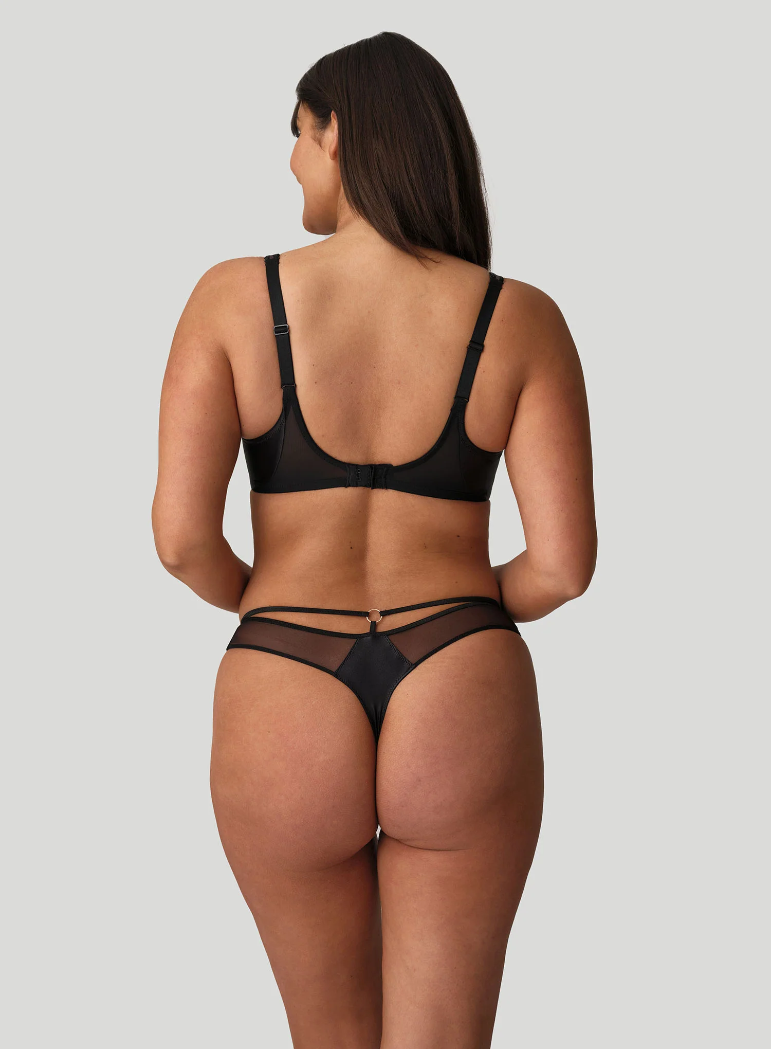 Primadonna Twist: Zipolite Thong Black - Image 3