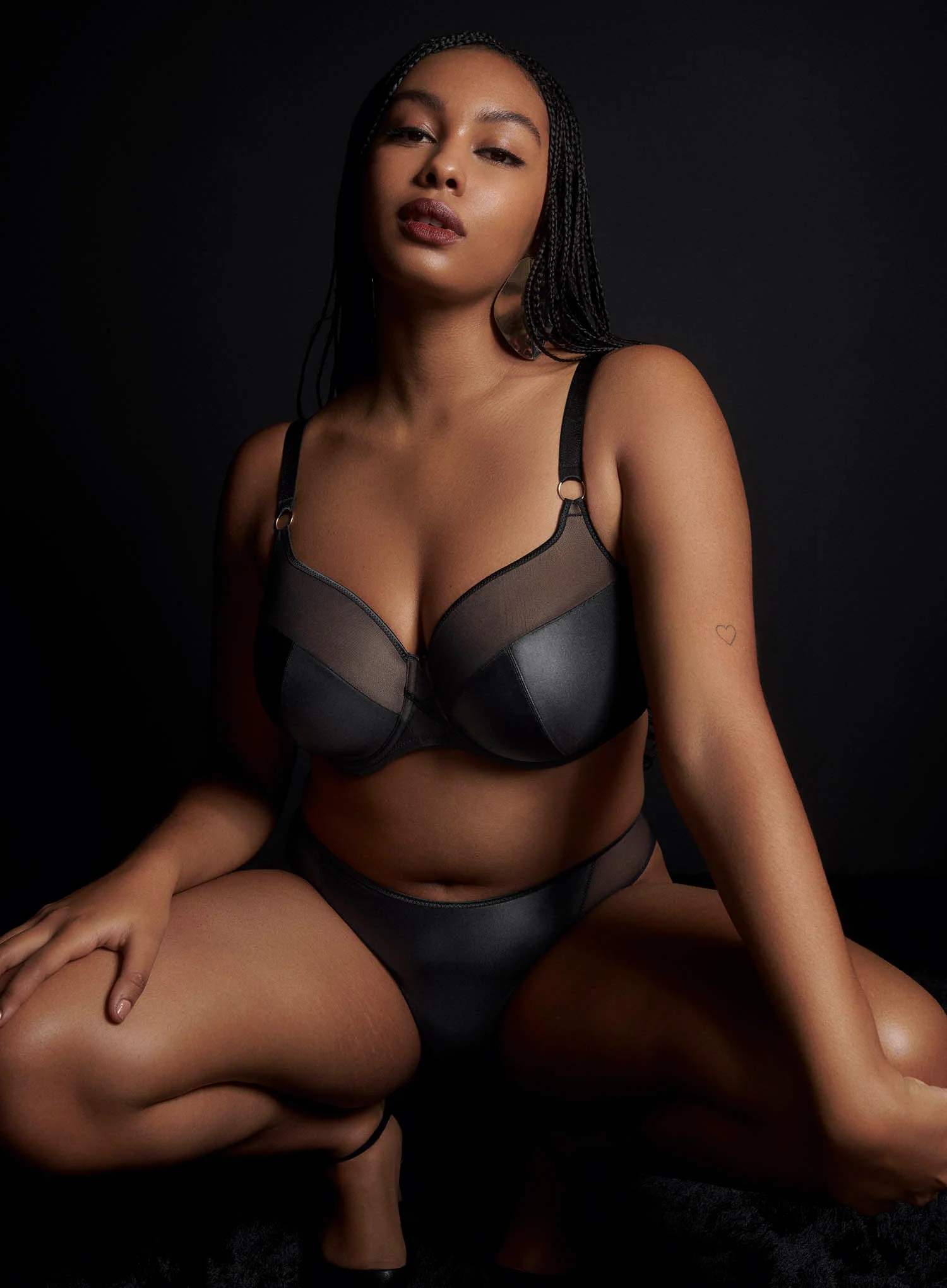Primadonna Twist: Zipolite Thong Black - Image 4