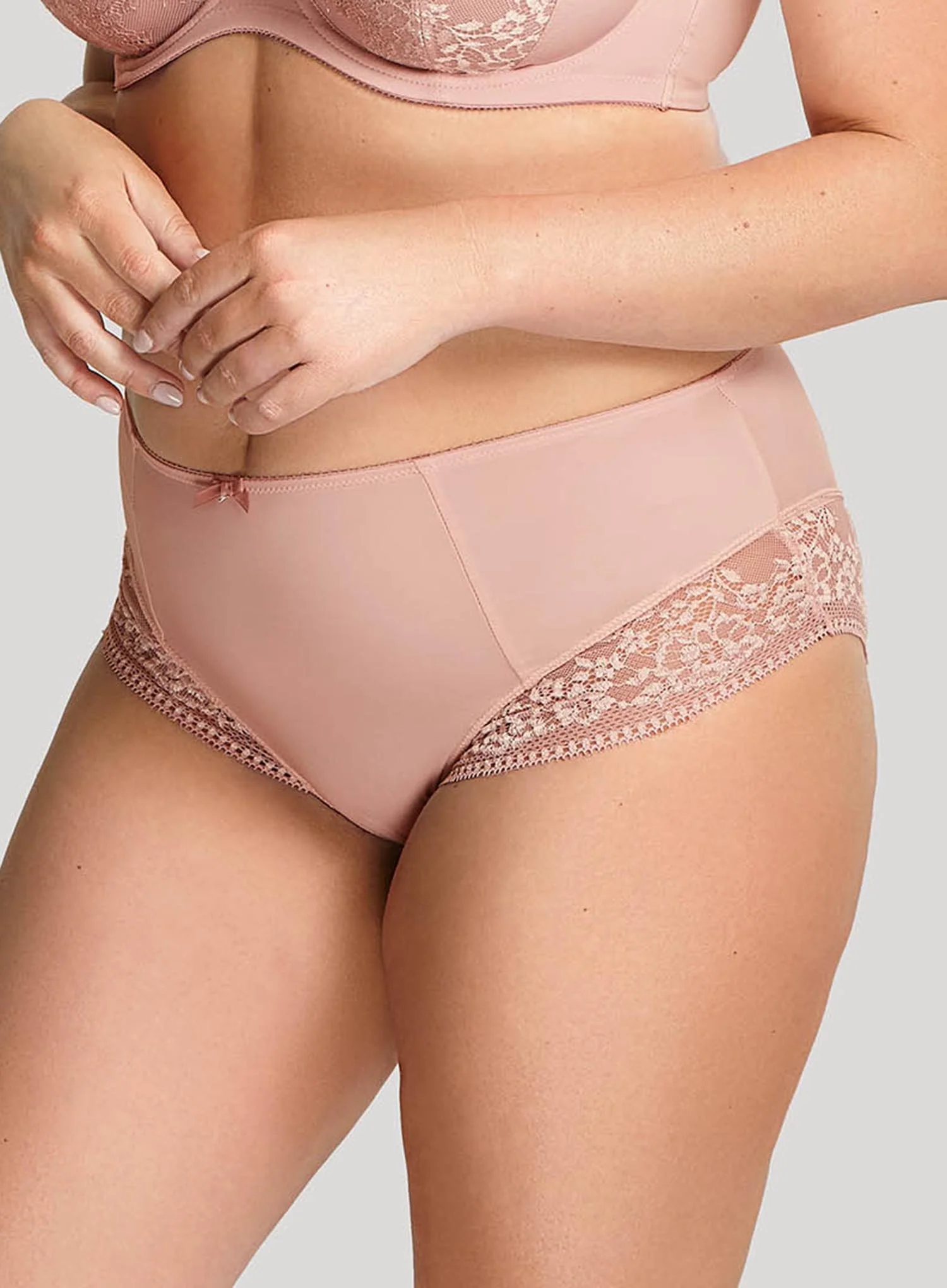 Sculptresse: Roxie High Waist Brief Misty Rose - Image 3