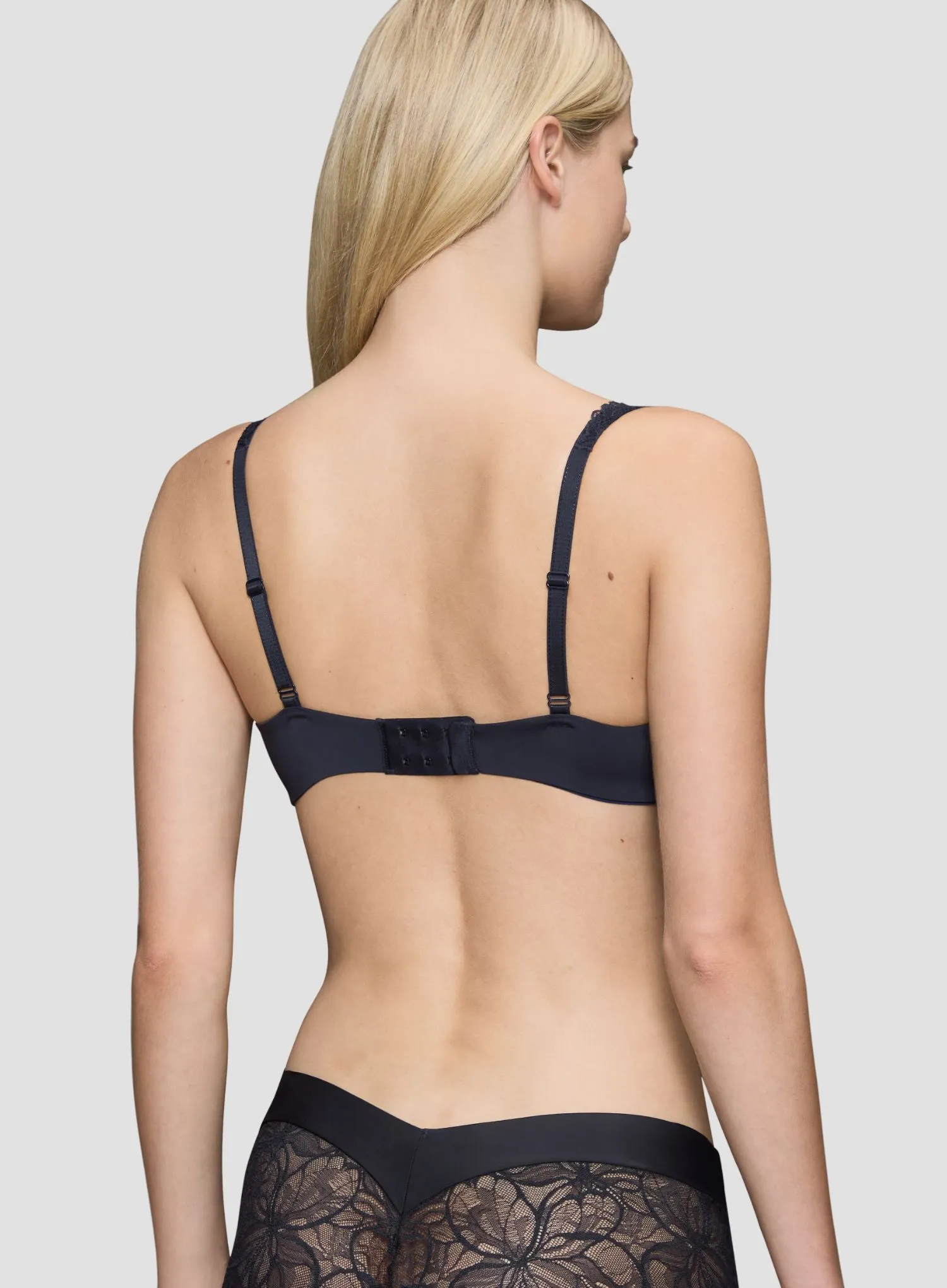 Triumph: Body Make Up Illusion Lace Balconette Bra Black - Image 3