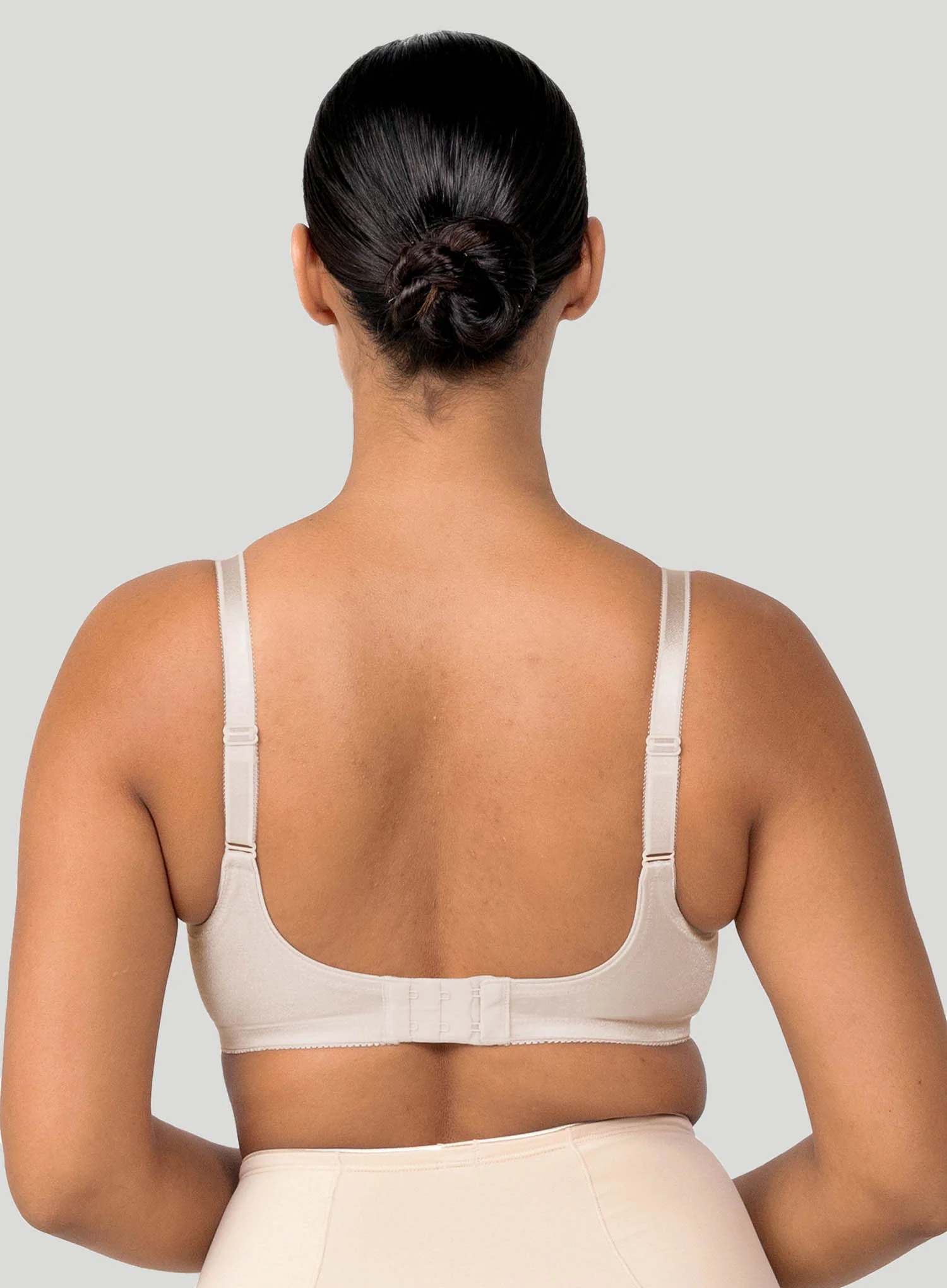 Triumph: Embroidered Minimiser Underwired Bra Fawn - Image 3