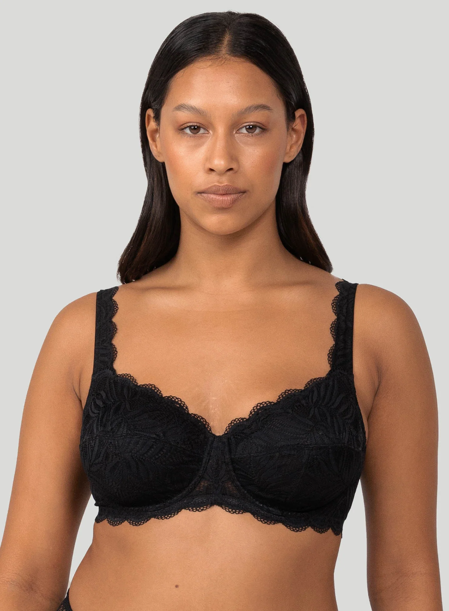 Triumph: Essential Lace Balconette Bra Black - Image 4