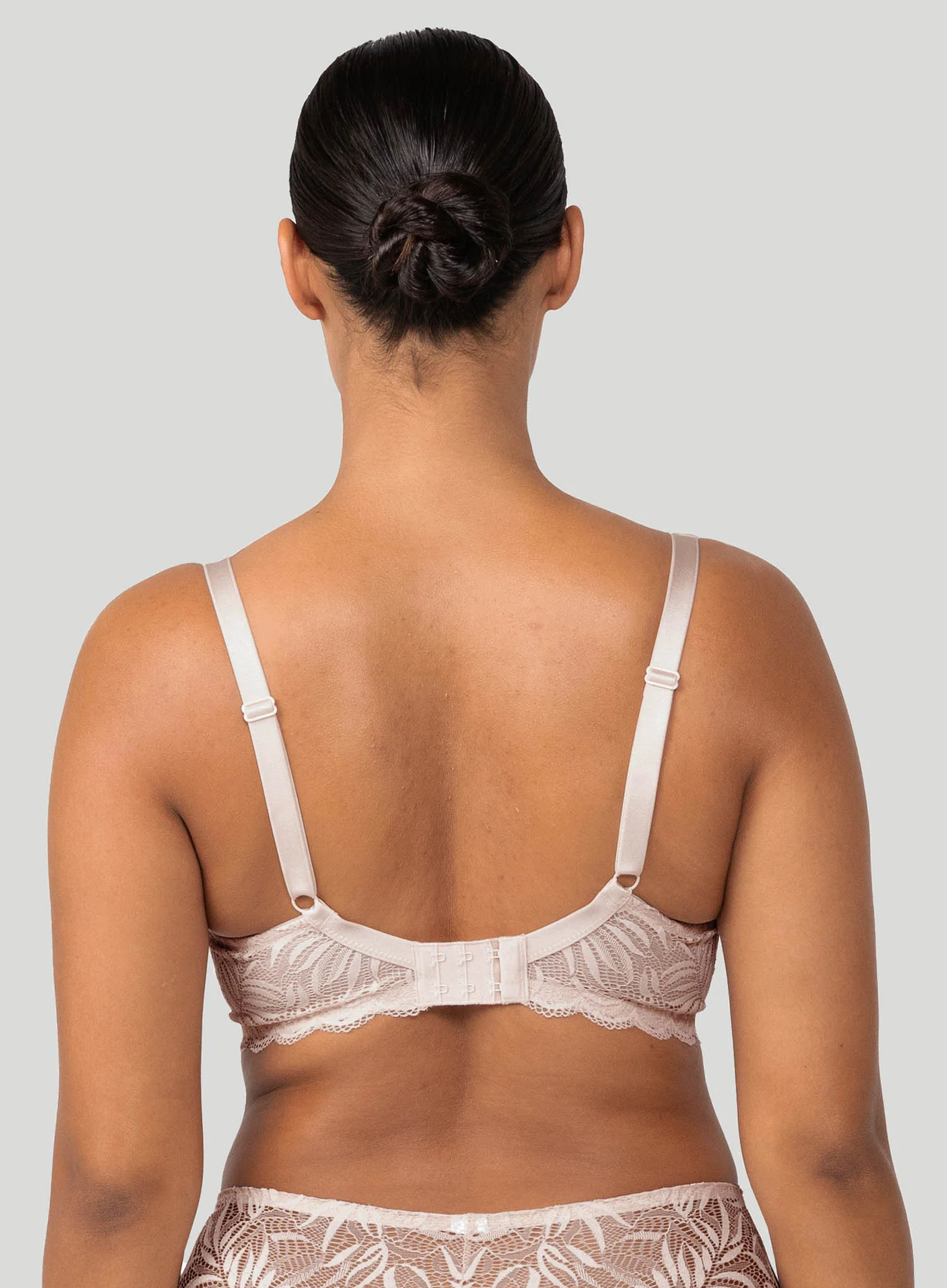 Triumph: Essential Lace Balconette Bra Nude Pink - Image 3
