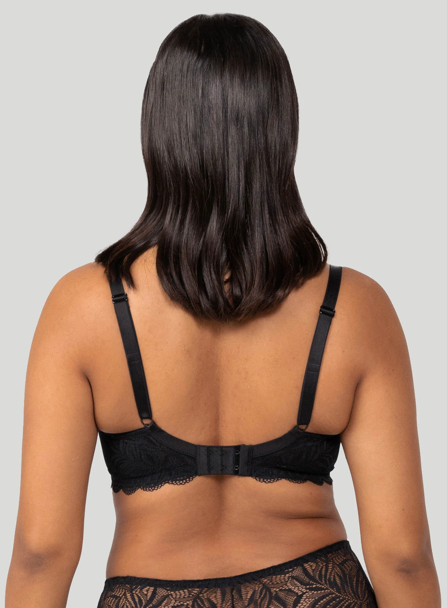 Triumph: Essential Lace Balconette Padded Bra Black - Image 3