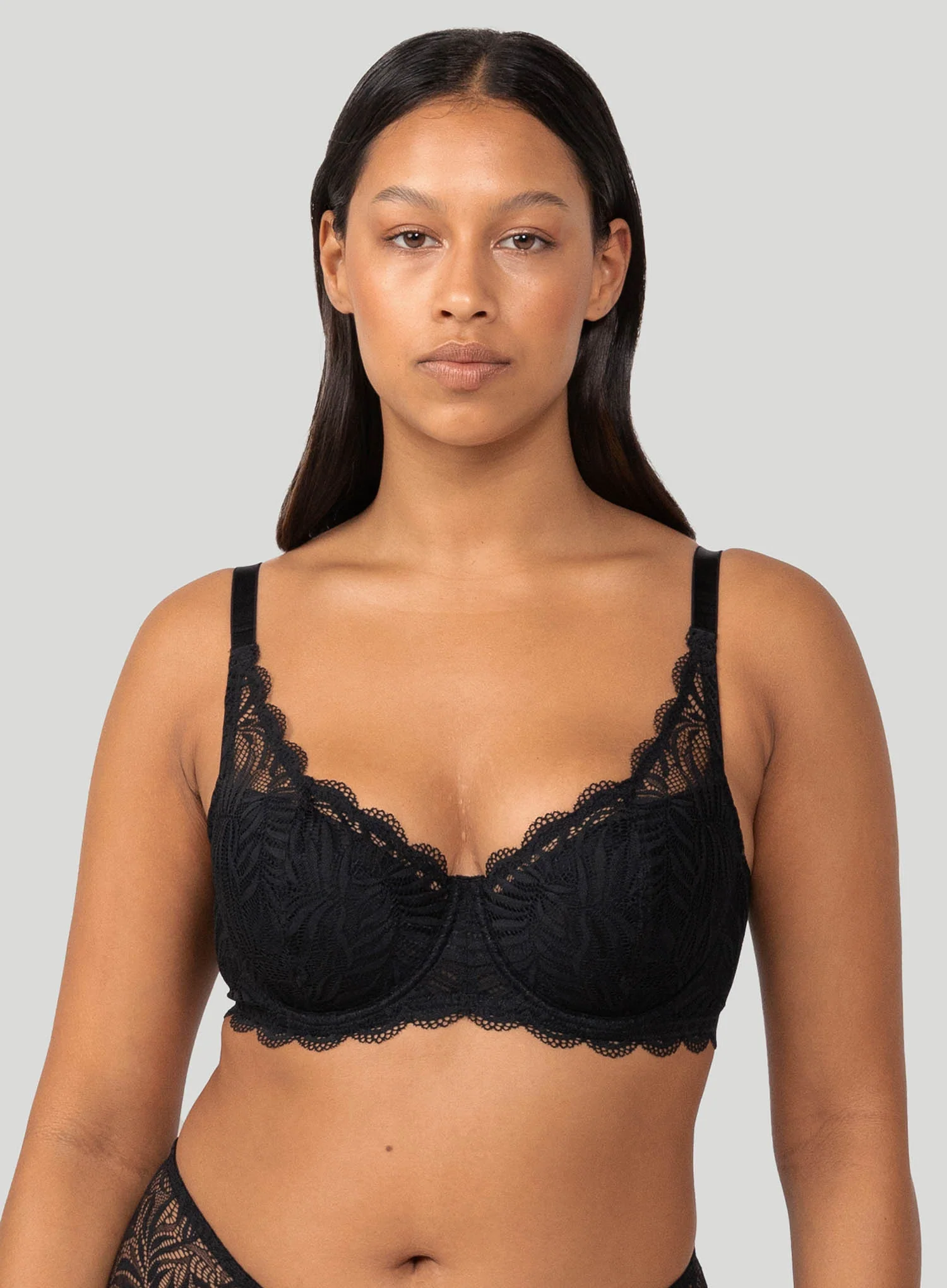 Triumph: Essential Lace Balconette Padded Bra Black - Image 4