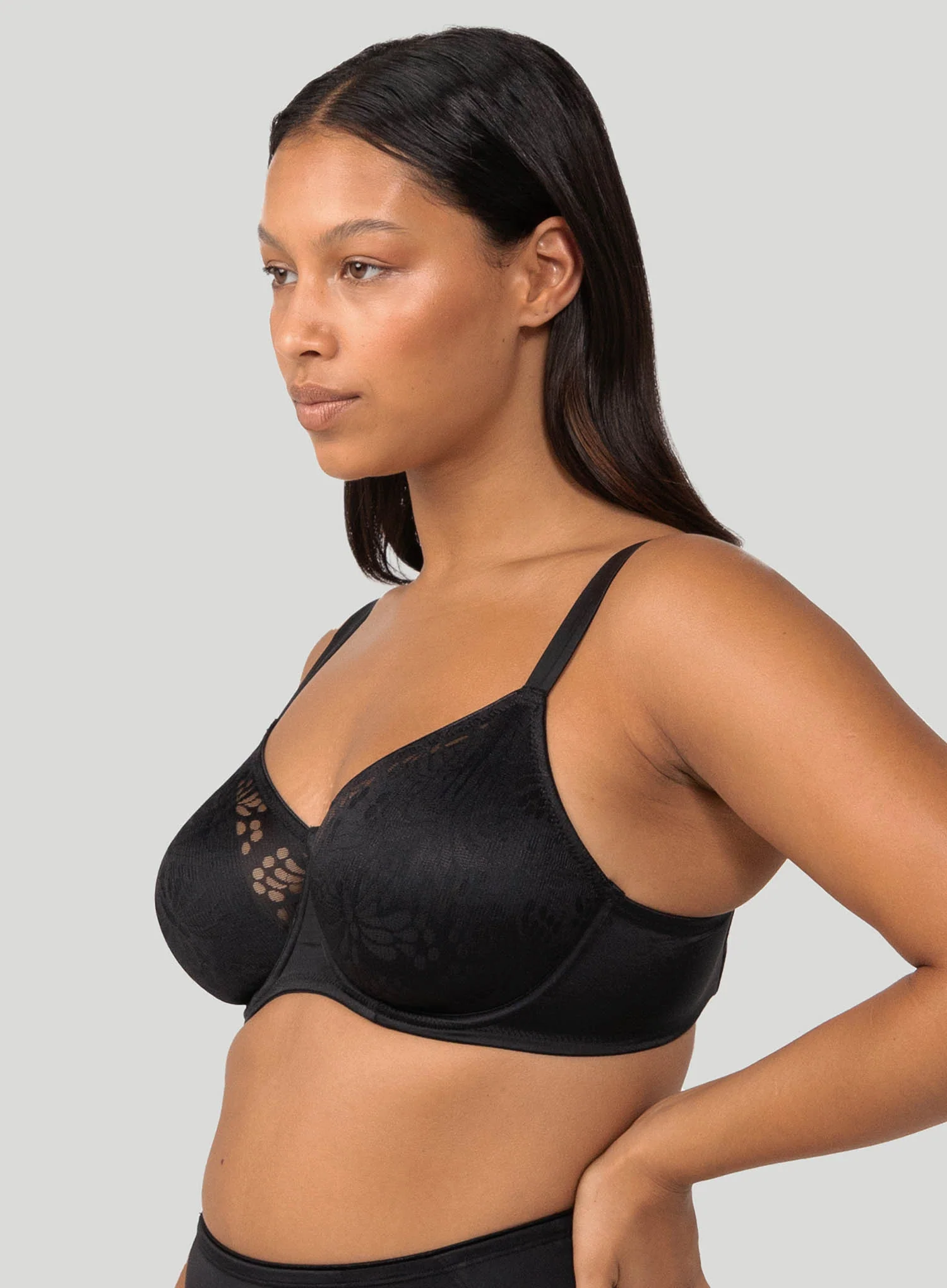 Triumph: Lacy Minimiser Bra Black - Image 2