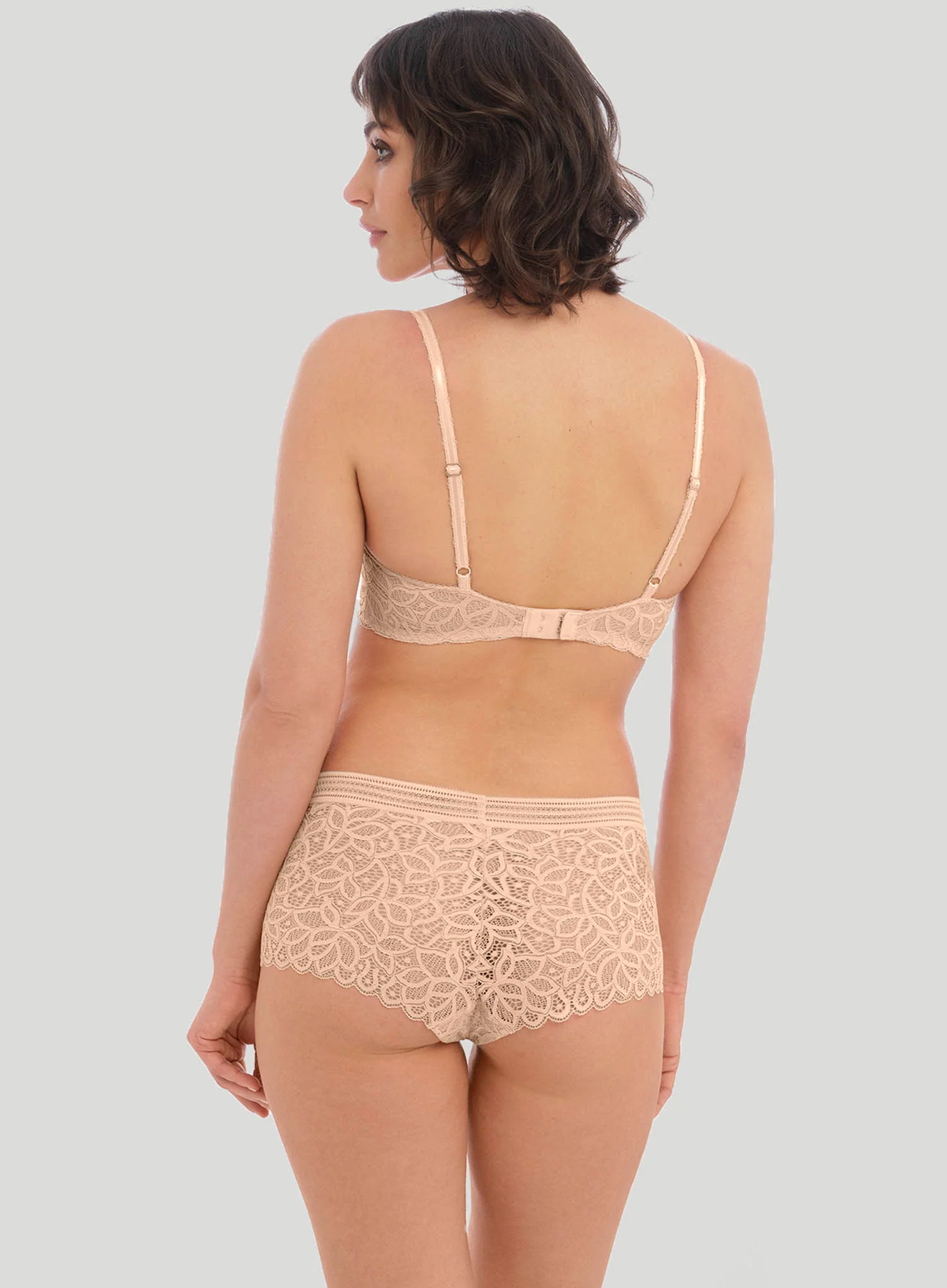 Wacoal: Raffine Underwired Plunge Bra Frappe - Image 3